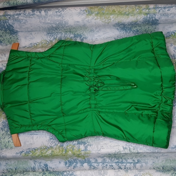 Money Green Puff vest - Picture 6 of 7